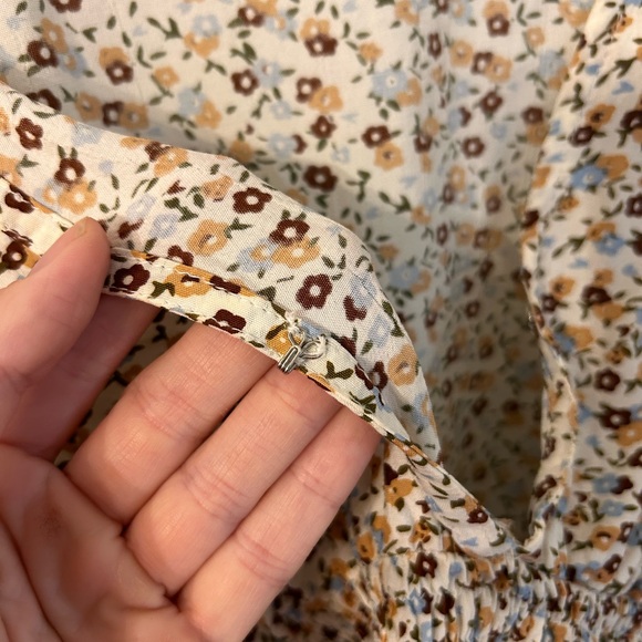 ☀️Faithfull the Brand S
First Light Top in Off White & Chestnut Aurelia - Picture 2 of 3